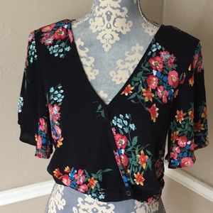 Flowers Foliage Cross Hook Button Keyhole Tie Vcut
